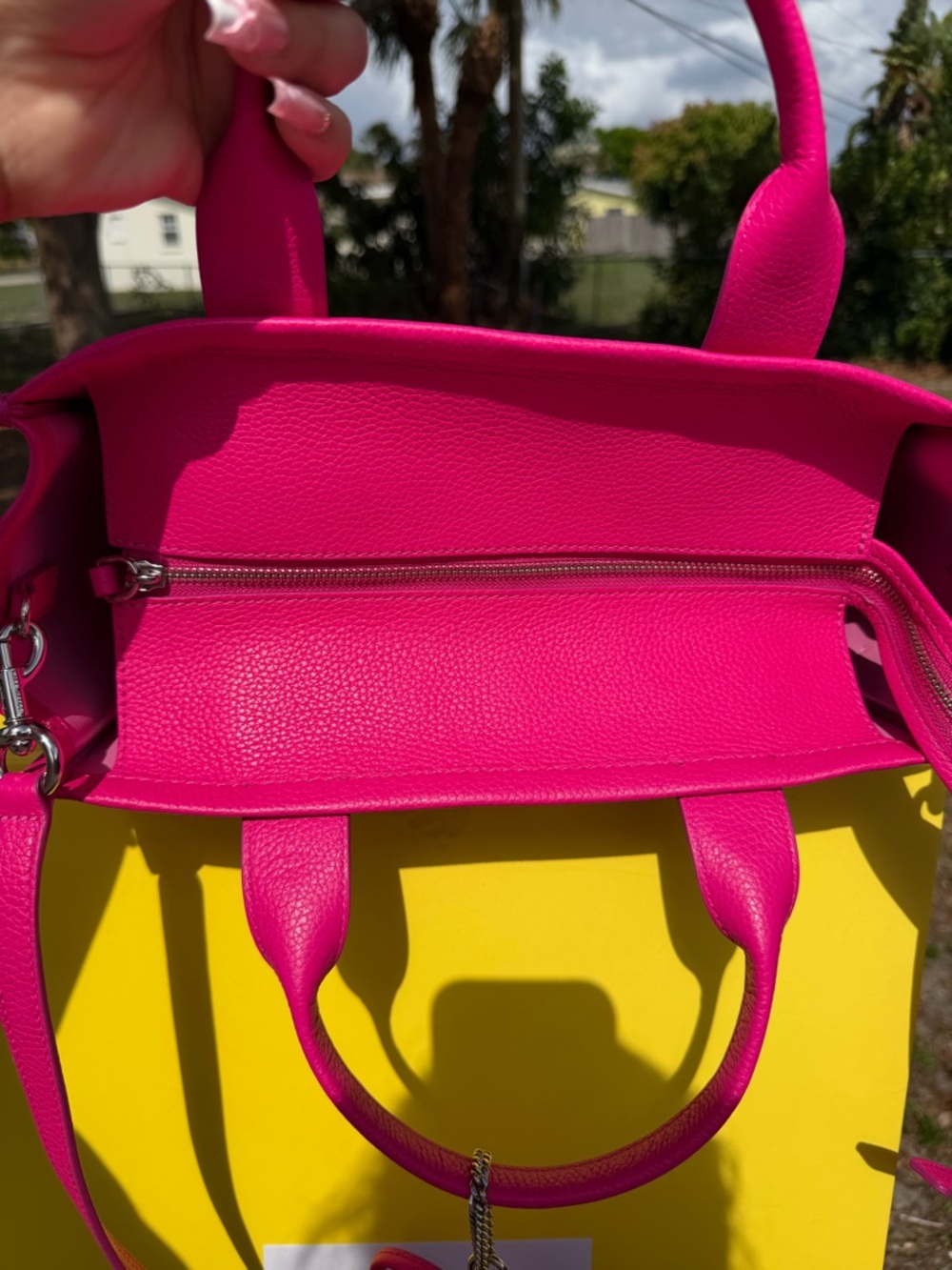 Marc Jacobs Hot Pink The Tote Bag Large Leather Tote with Removable Strap - Picture 8 of 12